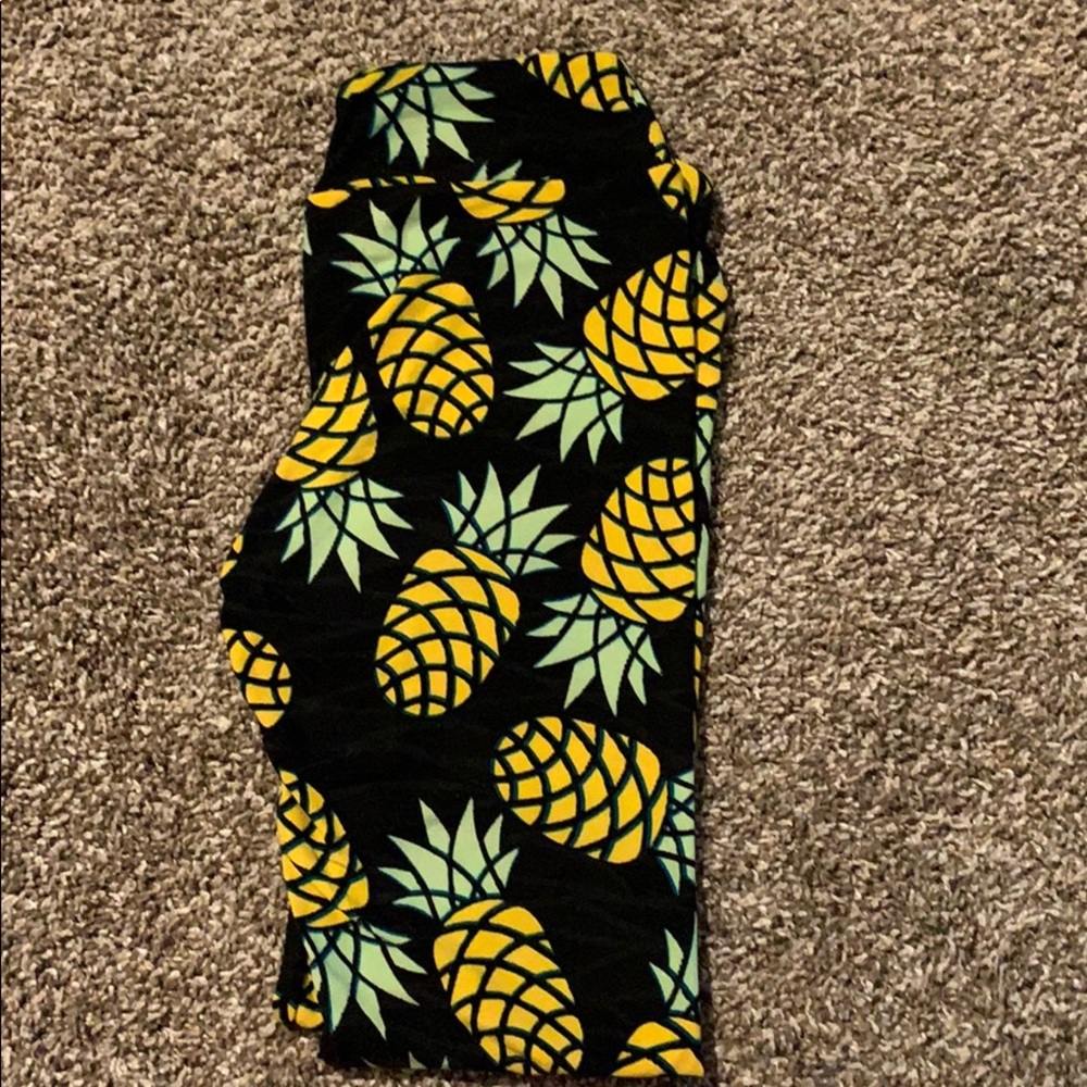 Unicorn Vintage OS pineapple Lularoe leggings.